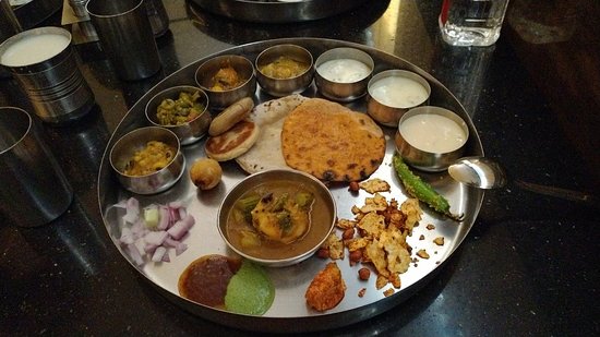 shree-kathiyawadi-khadki for best Gujarati food in Vadodara